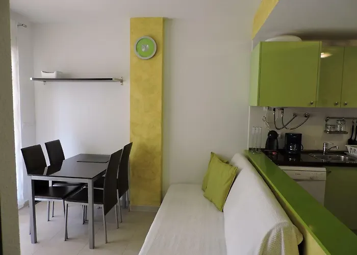 - Canales De Veneciola *